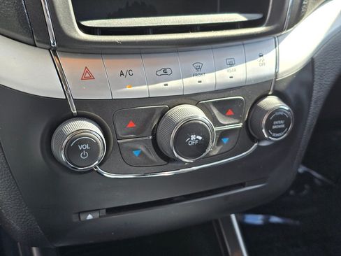 Used 2013 Dodge Journey SXT w/ Flexible Seating Group AWD/4WD image 9