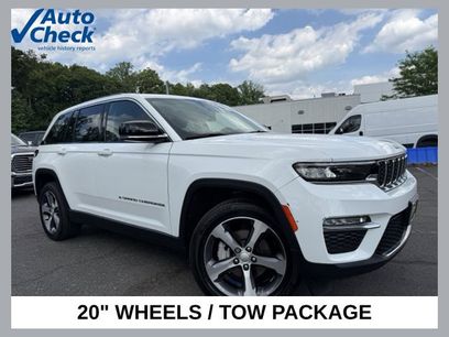 Used 2023 Jeep Grand Cherokee Limited w/ Trailer Tow Prep Group (B)