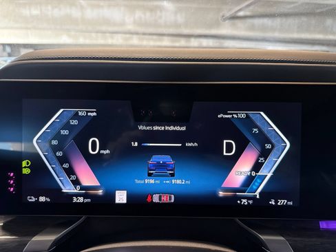 Certified 2024 BMW i7 eDrive50 w/ Executive Package RWD image 6