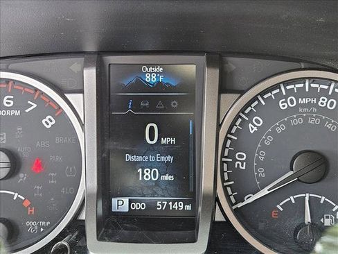 Used 2022 Toyota Tacoma SR5 RWD image 10