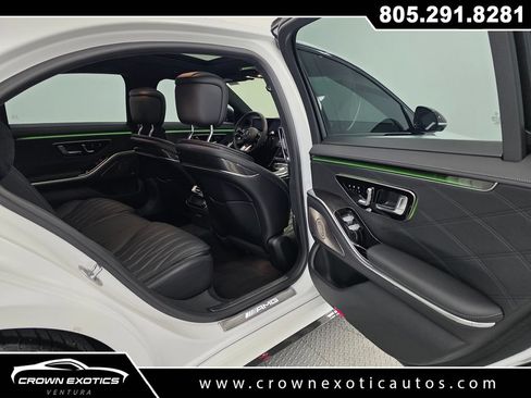 Used 2024 Mercedes-Benz S 63 AMG S w/ Carbon Fiber Exterior Package image 20