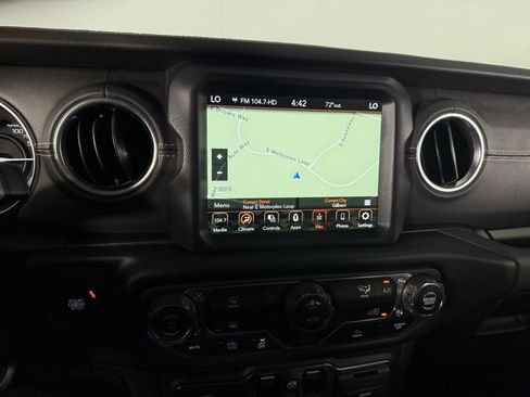 Used 2023 Jeep Wrangler Unlimited Sahara AWD/4WD image 18