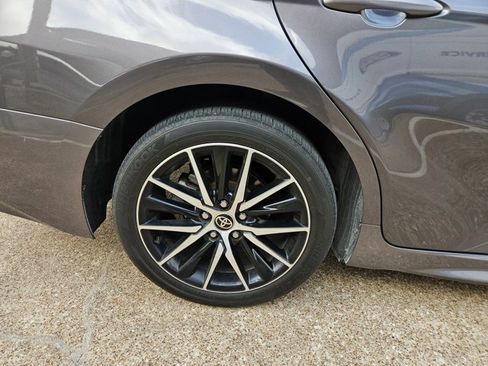 Used 2023 Toyota Camry SE image 19