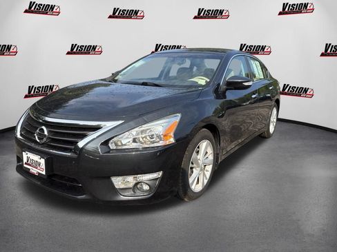 Used 2015 Nissan Altima 2.5 SV w/ Convenience Package FWD image 1