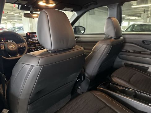 Used 2025 Nissan Pathfinder Rock Creek AWD/4WD image 22