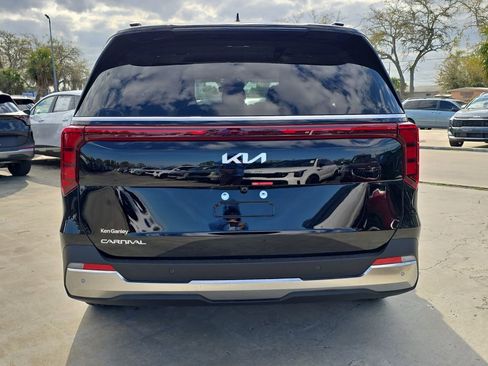 New 2026 Kia Carnival SX image 7