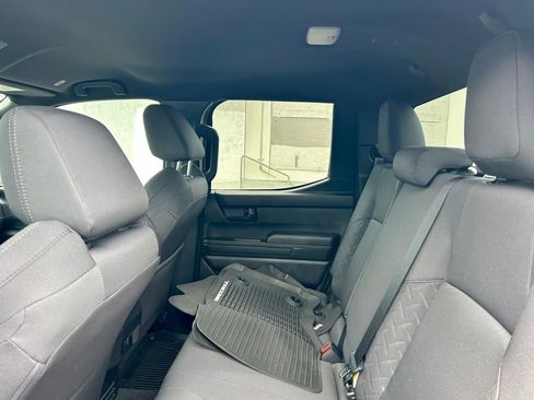 Certified 2025 Toyota Tacoma SR5 AWD/4WD image 10