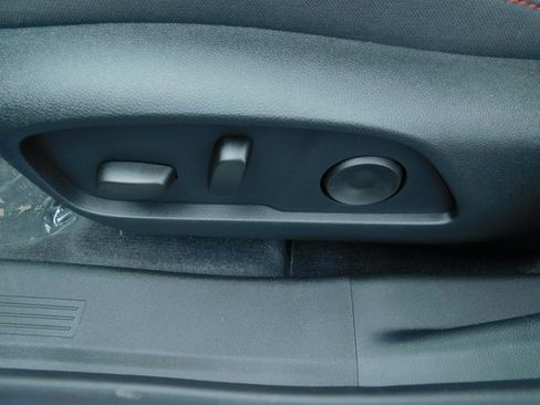 New 2025 Chevrolet Equinox RS image 22