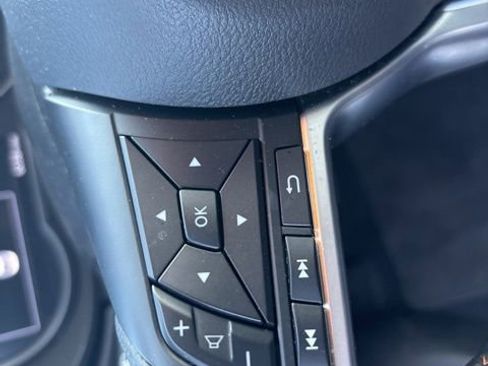 Used 2025 Nissan Versa SR w/ Trunk Package image 30