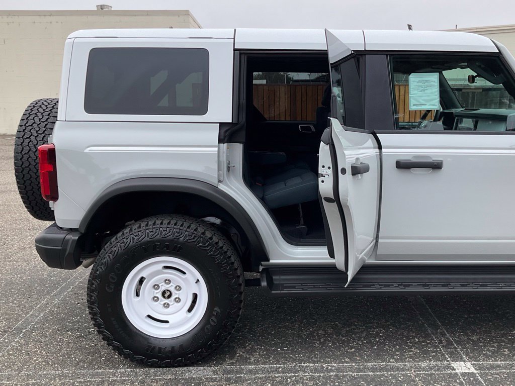 New 2026 Ford Bronco Heritage Edition AWD/4WD image 31