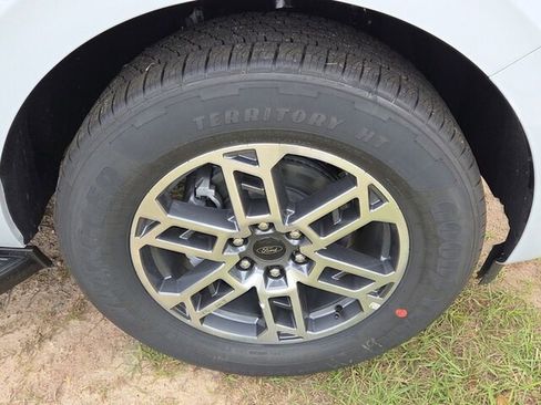 New 2026 Ford Expedition Active RWD image 17