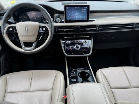 Certified 2022 Lincoln Corsair FWD w/ Equipment Group 101A image 9