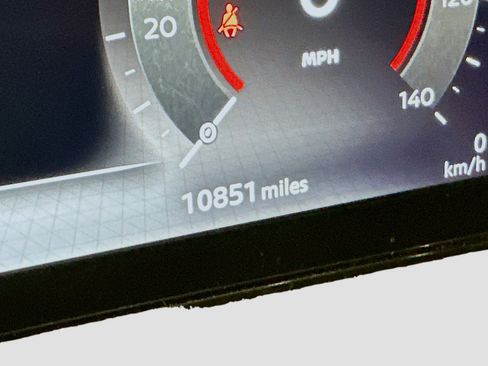 Used 2024 Nissan Ariya AWD image 19