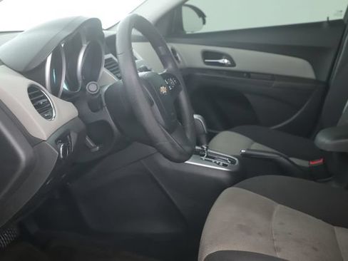 Used 2015 Chevrolet Cruze LS FWD image 16