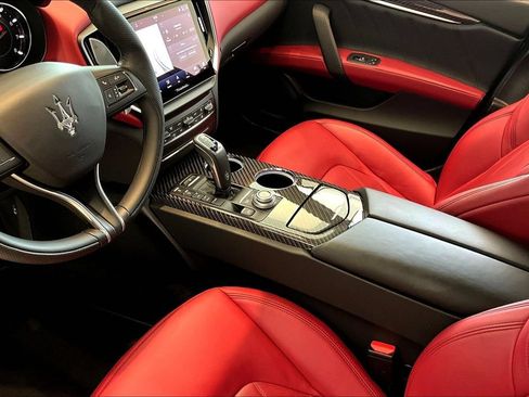 Used 2023 Maserati Ghibli Modena RWD image 18