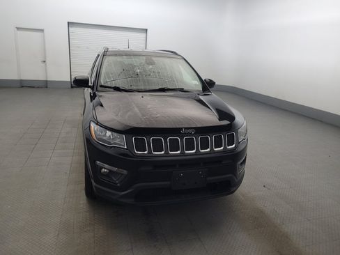 Used 2017 Jeep Compass Latitude w/ Popular Equipment Group AWD/4WD image 14