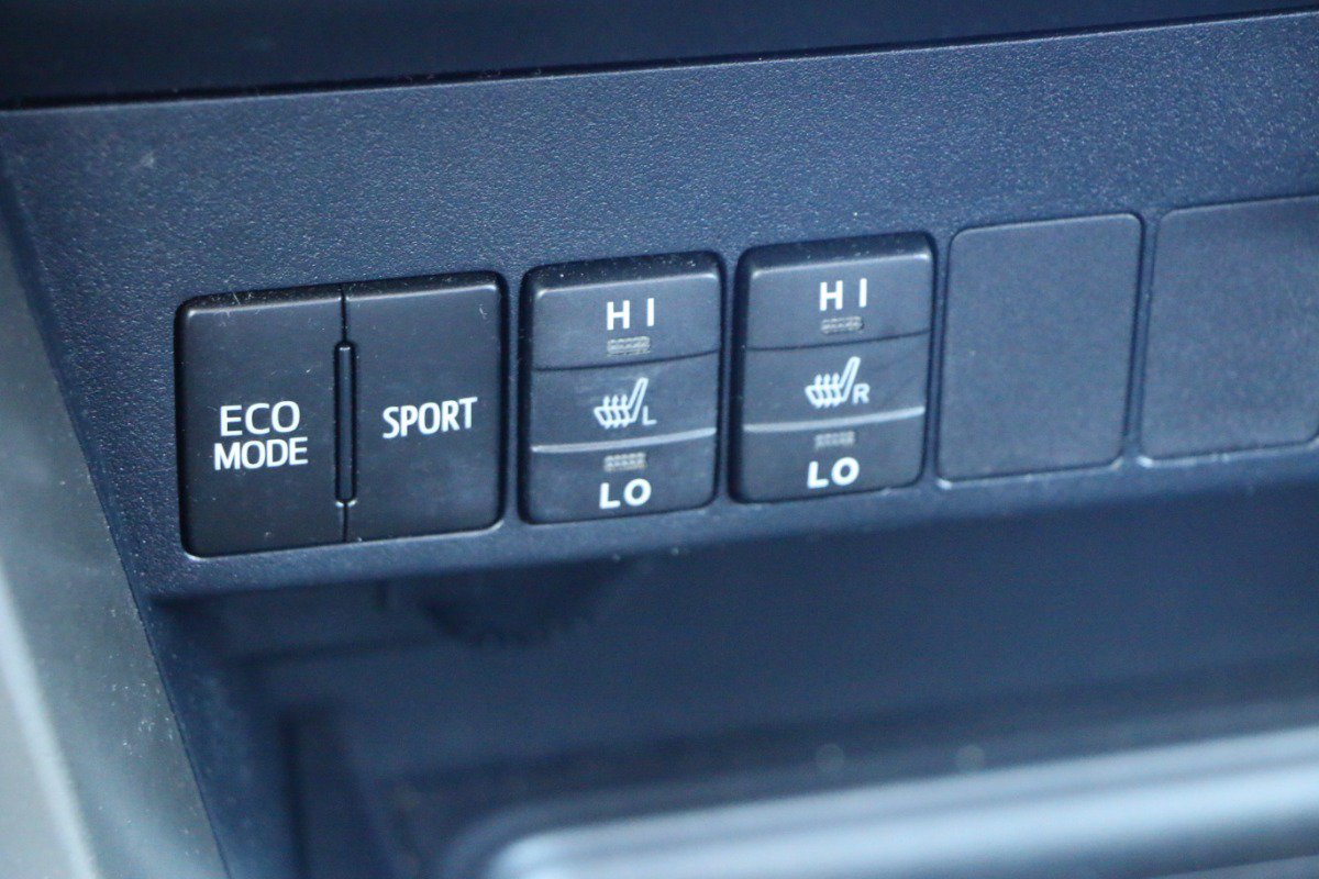 Used 2013 Toyota RAV4 Limited AWD/4WD image 23