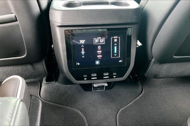 Used 2025 GMC Yukon AT4 Ultimate AWD/4WD image 10