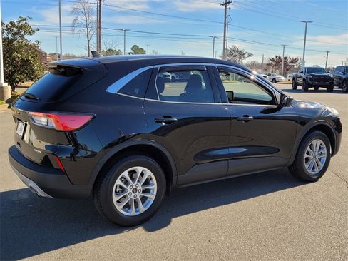 Used 2021 Ford Escape SE w/ Cold Weather Package image 3