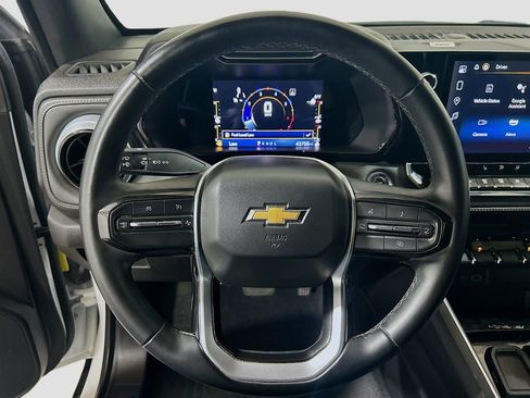 Used 2023 Chevrolet Colorado LT w/ LT Convenience Package II RWD image 9