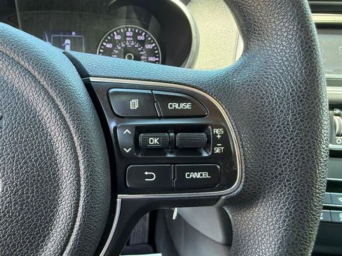 Used 2017 Kia Optima LX FWD image 34