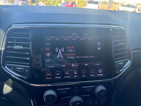 Used 2020 Jeep Grand Cherokee Altitude image 14