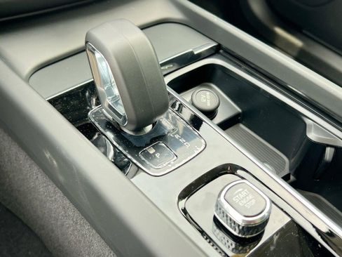 New 2025 Volvo XC60 B5 Core w/ Climate Package image 22