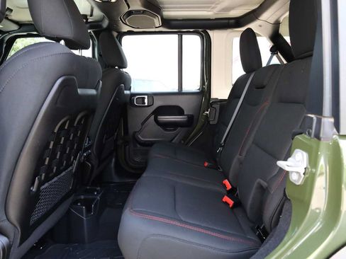 Used 2021 Jeep Wrangler Unlimited Rubicon w/ Safety Group AWD/4WD image 42