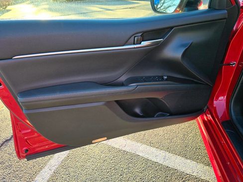 Used 2022 Toyota Camry XSE w/ Navigation Package image 14