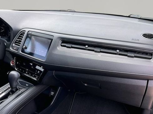 Used 2019 Honda HR-V EX image 16