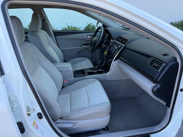 Used 2017 Toyota Camry LE FWD image 18