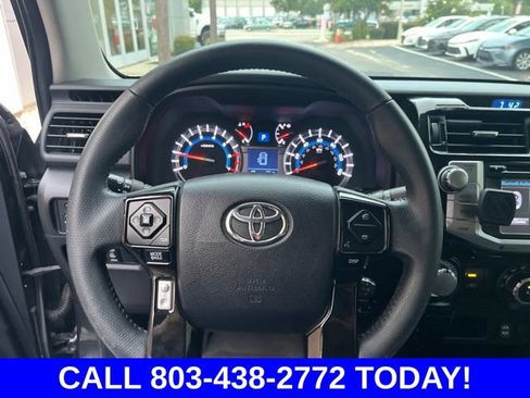 Used 2017 Toyota 4Runner SR5 AWD/4WD image 17