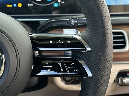 New 2026 Mercedes-Benz GLS 580 4MATIC image 27