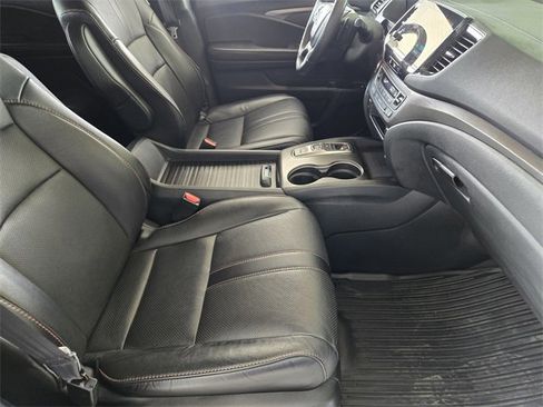 Used 2023 Honda Passport TrailSport image 14