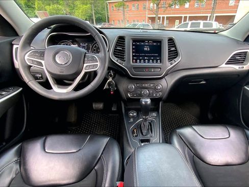 Used 2022 Jeep Cherokee Latitude w/ Sun & Sound Group AWD/4WD image 16