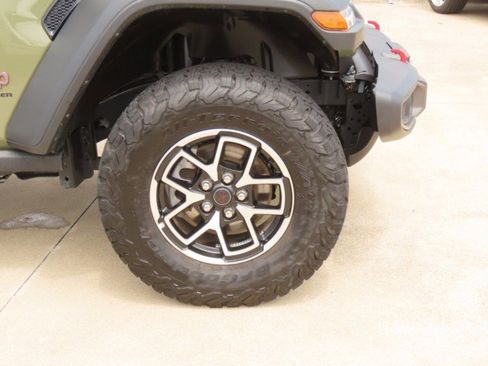 Used 2026 Jeep Wrangler Unlimited Rubicon AWD/4WD image 7