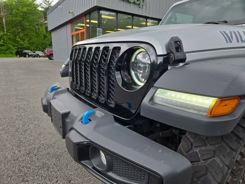 Used 2023 Jeep Wrangler Unlimited w/ Sun & Screen Package AWD/4WD image 9