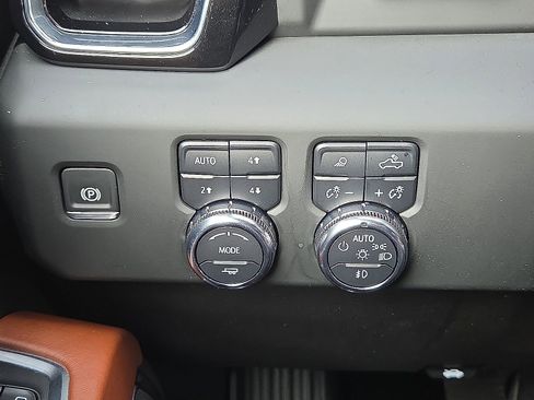 Used 2024 GMC Sierra 2500 Denali Ultimate w/ Max Trailering Package image 20