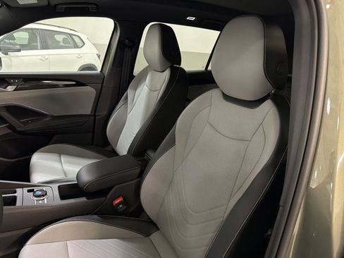 New 2026 Volkswagen Tiguan SE R-Line FWD image 14