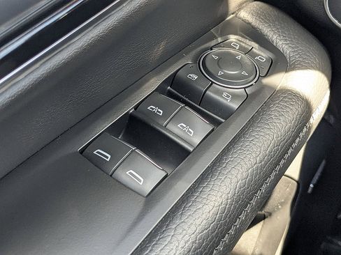 Certified 2025 GMC Yukon Denali AWD/4WD image 22