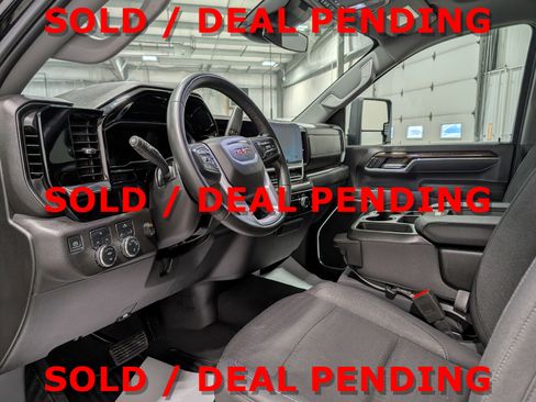 Used 2024 GMC Sierra 3500 SLE image 16