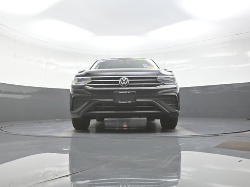 Used 2023 Volkswagen Tiguan SE w/ Panoramic Sunroof Package AWD/4WD image 10