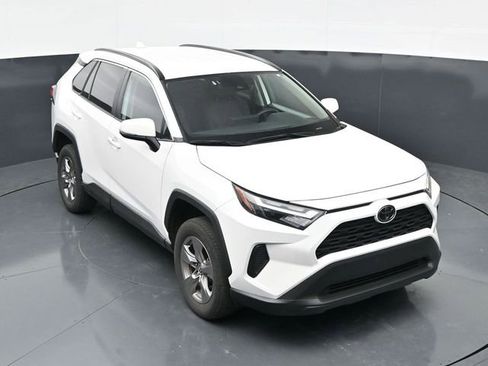 Used 2024 Toyota RAV4 XLE FWD image 29