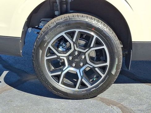 New 2025 Ford Maverick Lariat image 18