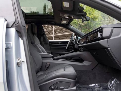 New 2025 Porsche Macan Electric image 76