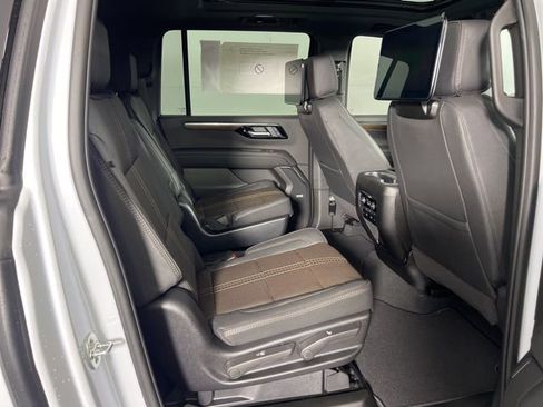 New 2026 Chevrolet Suburban High Country image 14