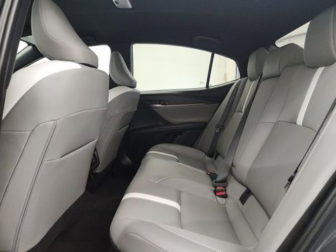 Used 2025 Toyota Camry SE image 39