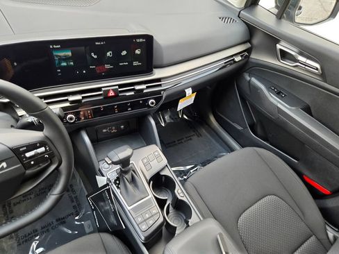 New 2026 Kia Sportage LX w/ LX Convenience Package FWD image 21