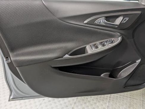 Used 2024 Chevrolet Malibu LT FWD image 17