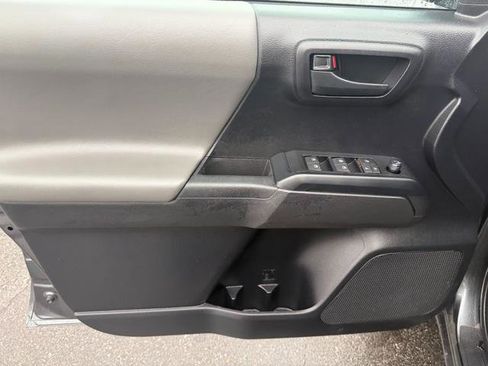 Used 2020 Toyota Tacoma SR5 image 10